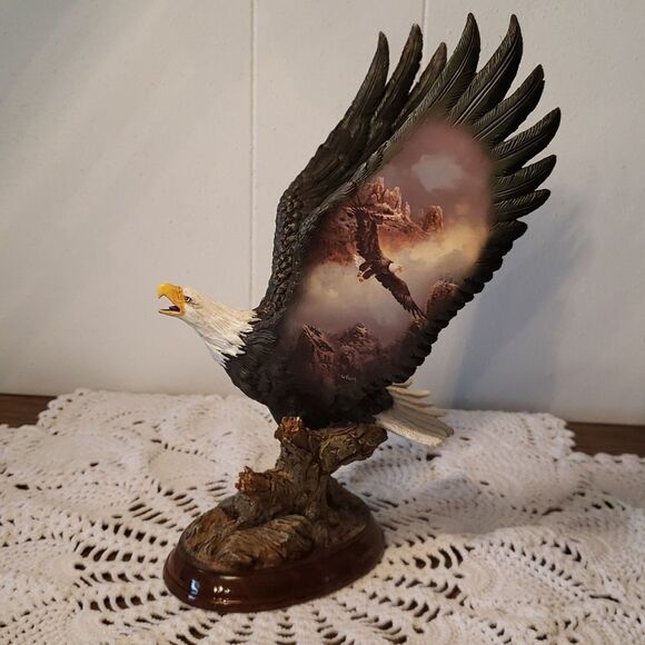 Bradford Exchange "Canyon Majesty" from Wings of Power Collection Eagle Statue - Picture 1 of 11